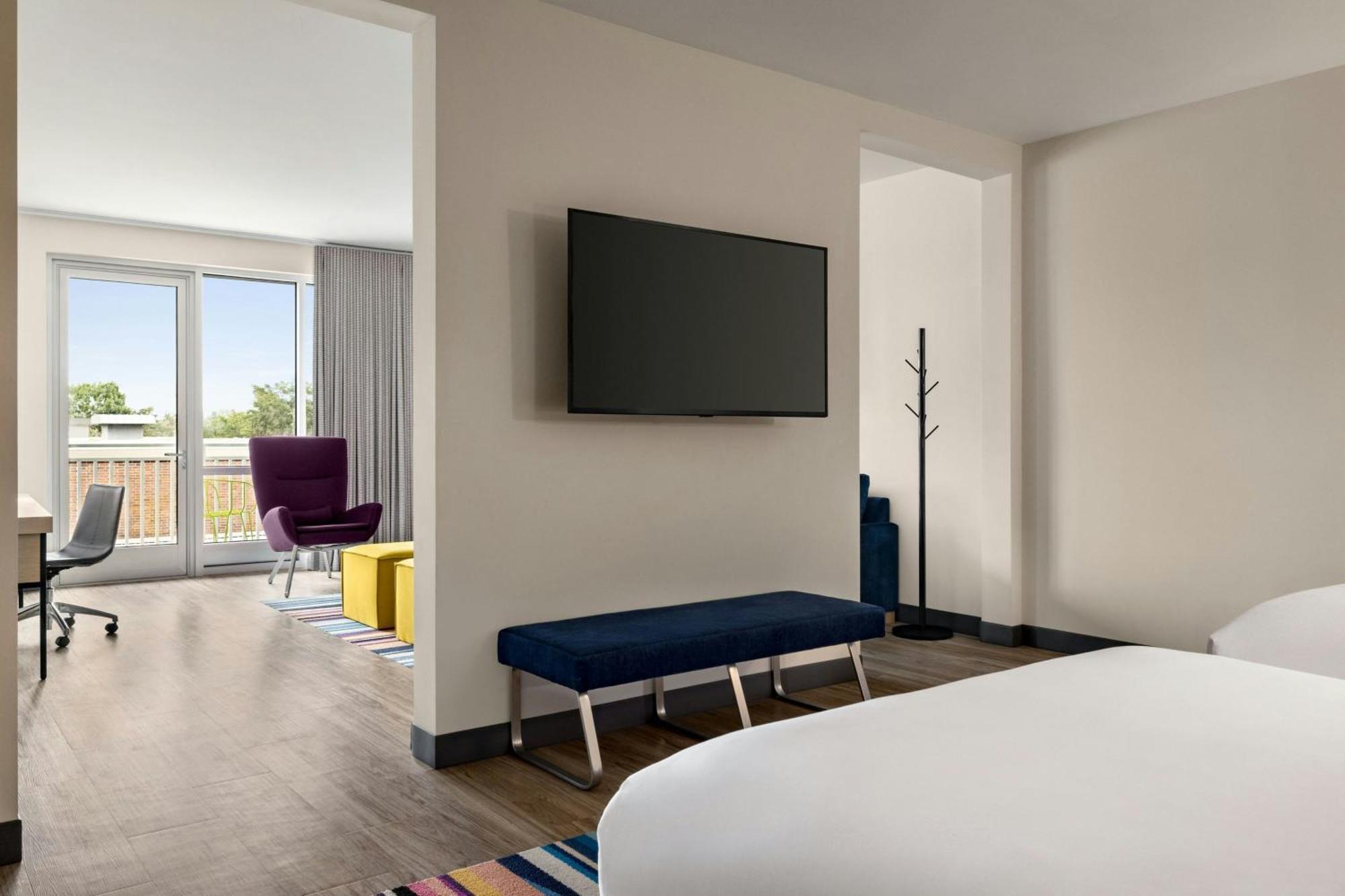 Hotel Aloft At Coastline Center