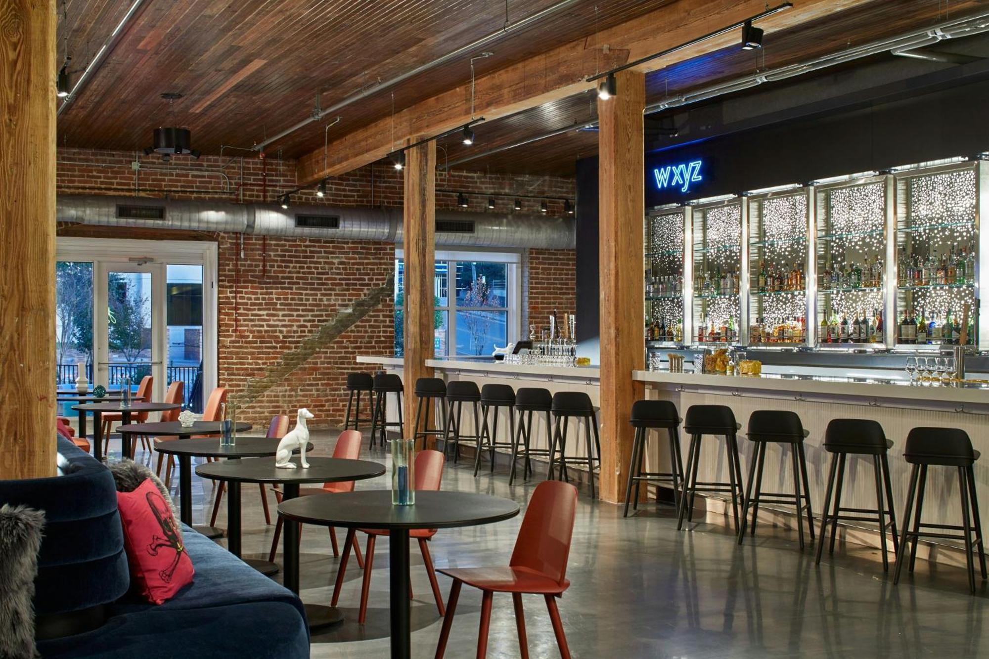 Hotel Aloft At Coastline Center 3*