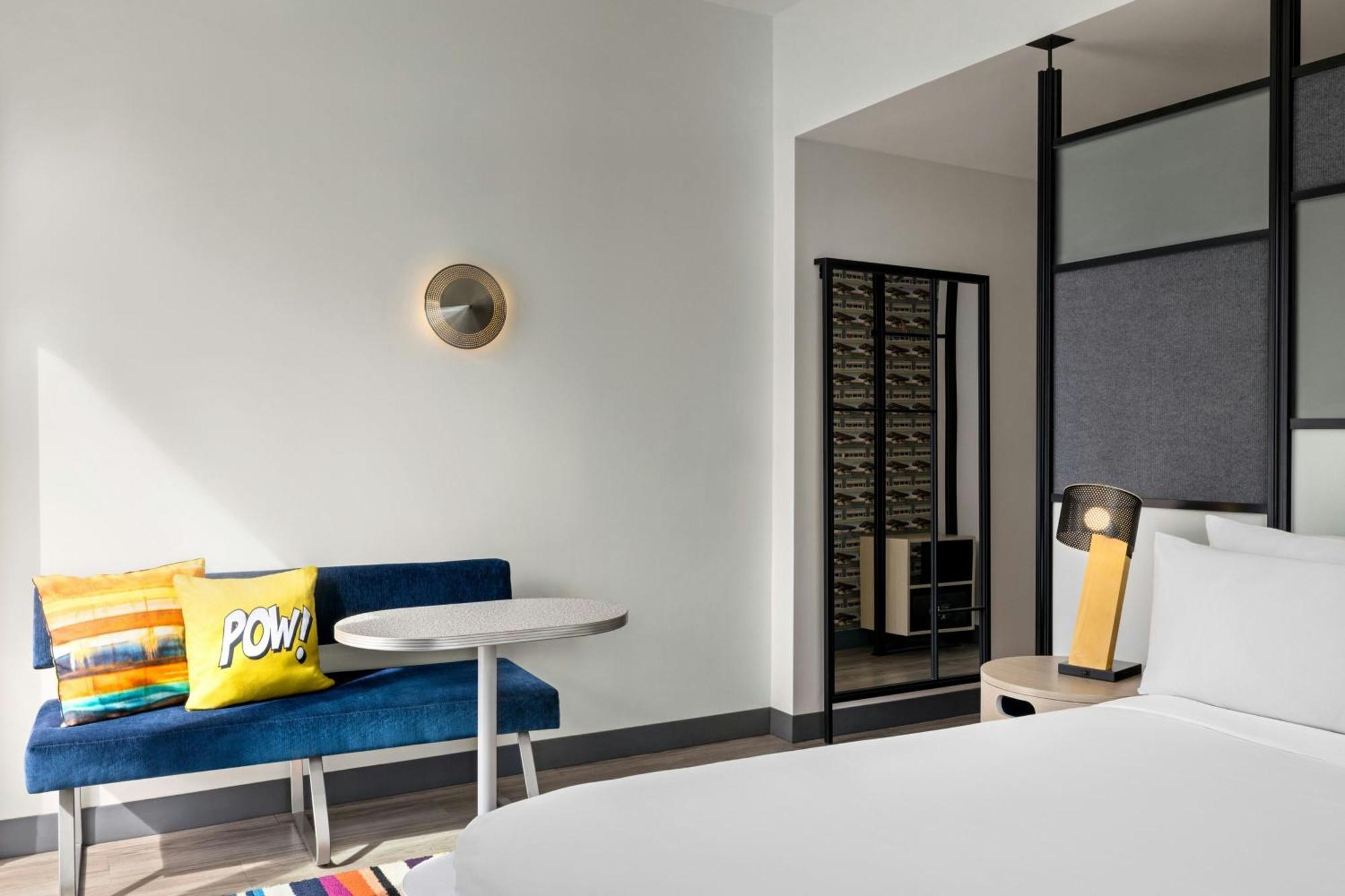 Hotel Aloft At Coastline Center 3*