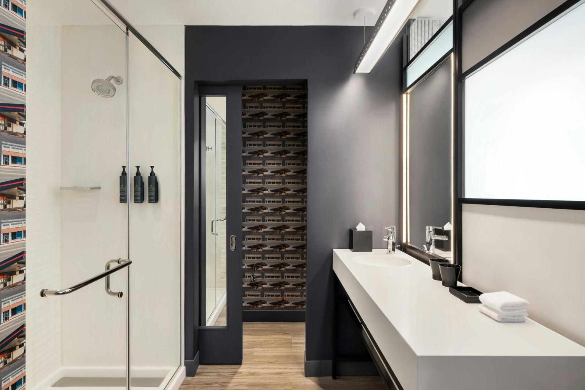 Hotel Aloft At Coastline Center