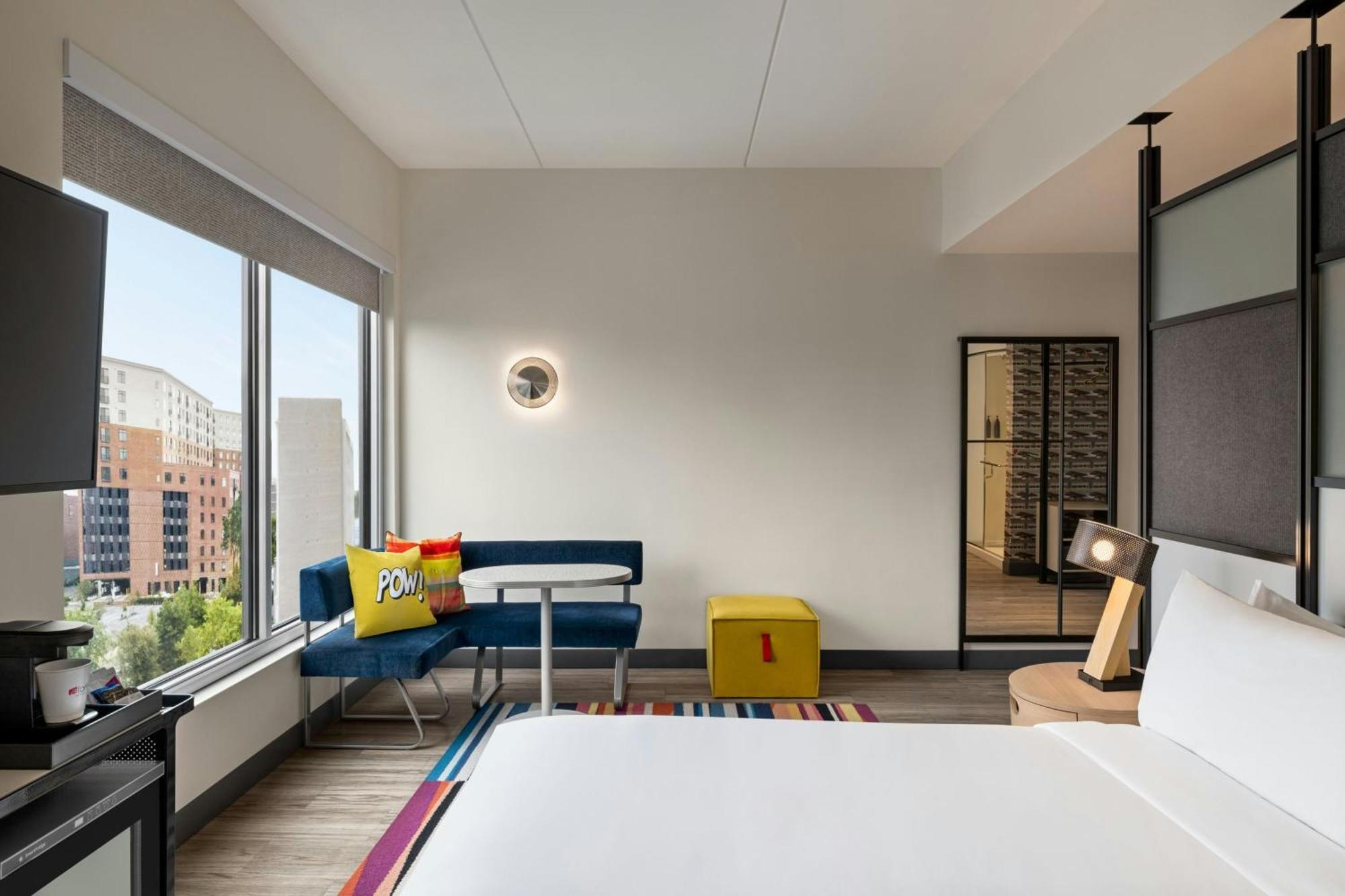 Hotel Aloft At Coastline Center