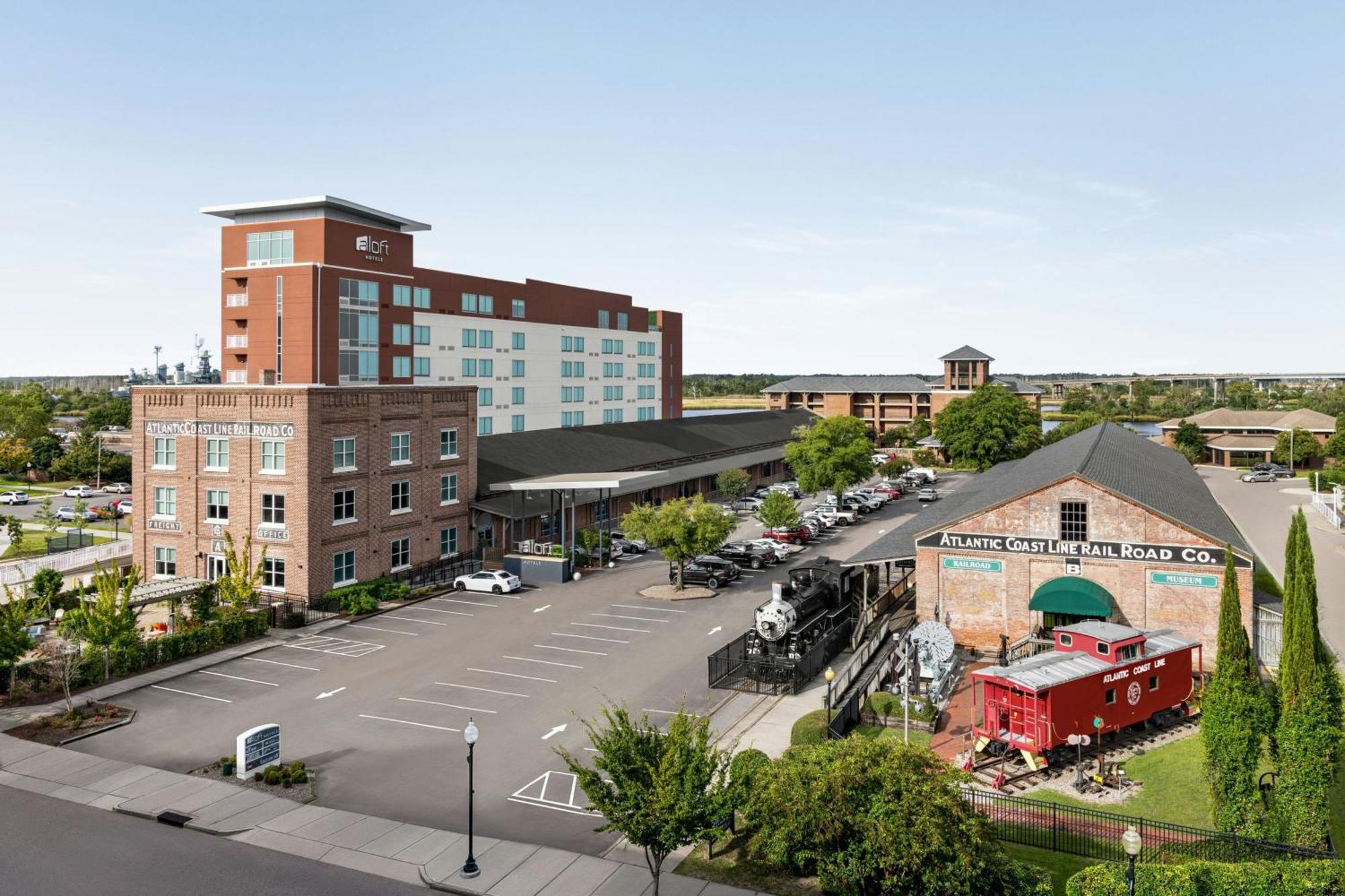 Aloft At Coastline Center Hotel