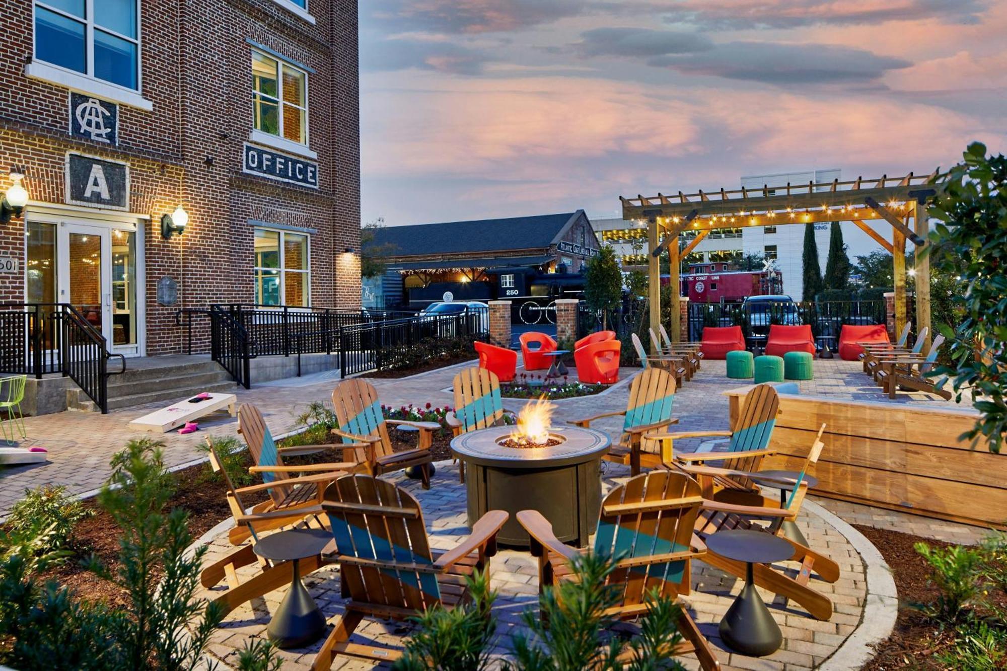 Aloft At Coastline Center 3*